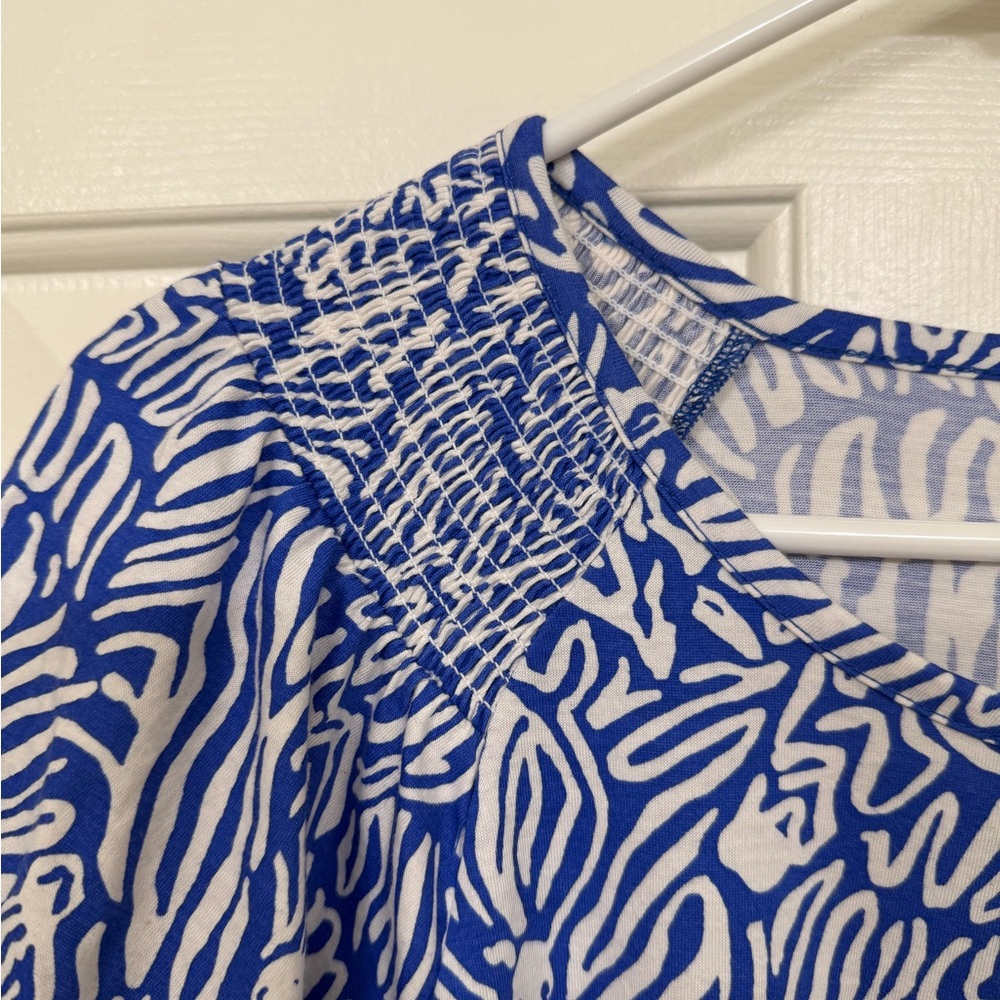 Lilly Pulitzer Blue and White Patterned Short Sleeve Dress - Picture 5 of 7